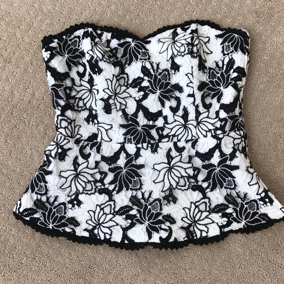 White House Black Market Tops - White House Black Market b&w lace bustier sz 4